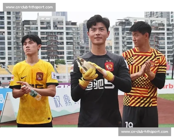 恩怨重逢！梭鱼湾球迷赛前另类 “问候” 前恒大门将霍深坪